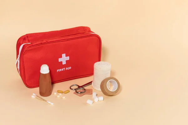 Ehbo Doos Eerste Hulp Medische Kit Objecten Studio Achtergrond — Stockfoto