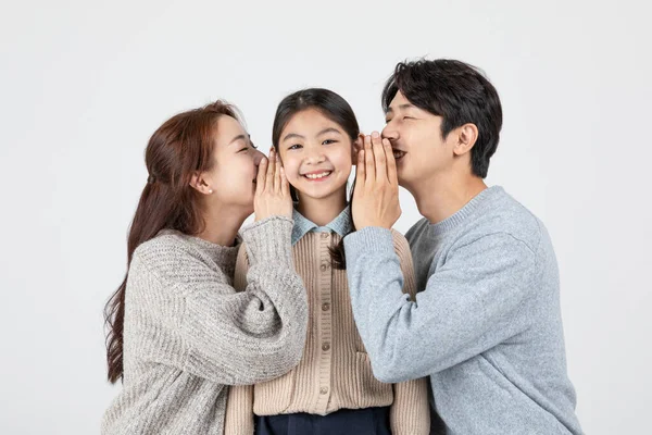 Feliz Asiática Coreana Familia Padres Hija —  Fotos de Stock