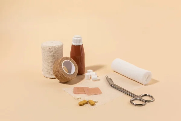 Ehbo Doos Eerste Hulp Medische Kit Objecten Studio Achtergrond — Stockfoto