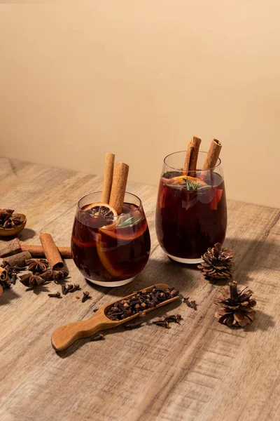 Bebida Natal Vin Chaud Francês Mulled Wine Ingredients Cinnamon Frutas — Fotografia de Stock