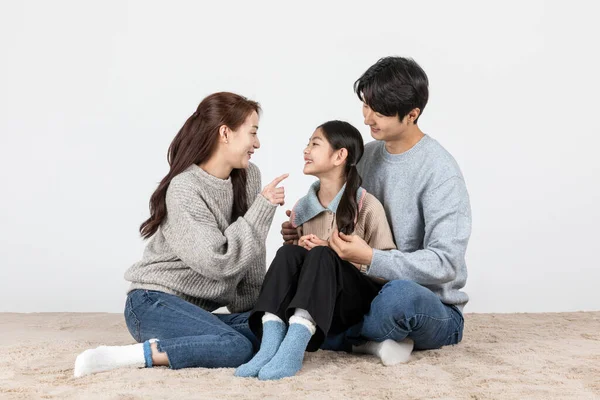 Felice Famiglia Coreana Asiatica Genitori Figlia — Foto Stock