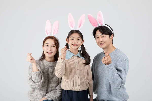 Feliz Asiática Coreana Familia Con Conejito Orejas —  Fotos de Stock