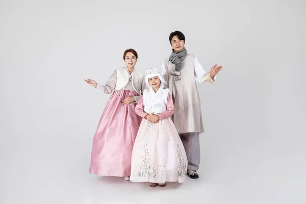 汉博克的韩国家庭 与世隔绝的白人背景 — 图库照片