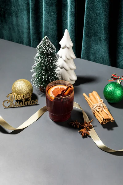 Christmas Drink Vin Chaud French Mulled Wine Ingredients_Cinnamon Dried Fruits — Stock Photo, Image