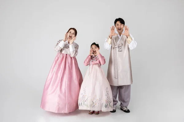 Studio Shot Koreańskiej Rodziny Tradycyjnym Hanbok — Zdjęcie stockowe