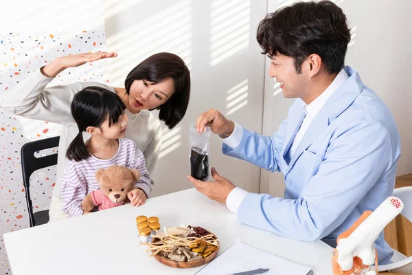 Κορεατική Ανατολίτικη Ιατρική Κλινική Για Παιδιά Έννοια — Φωτογραφία Αρχείου