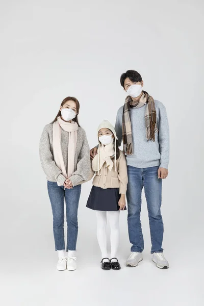 Happy Asian Korean Family Facial Masks Virus Concept — Stock Photo, Image