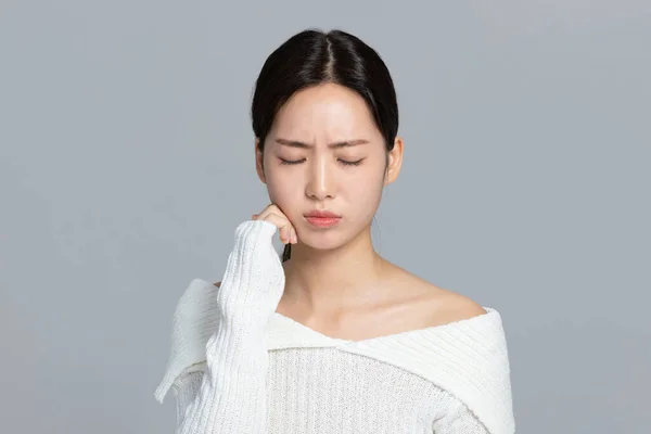 Schöne Junge Koreanische Asiatische Frau Porträt Studio Foto Winter Haut — Stockfoto