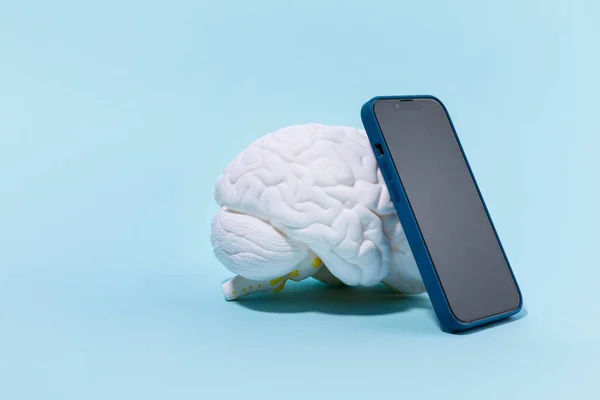 Hjerne Sundhed Demens Serie Hjerne Miniature Mobiltelefon - Stock-foto
