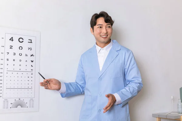 Coreano Asiatico Bambino Oftalmico Clinica Vista Test — Foto Stock