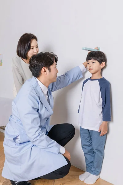 Korejské Asijské Dítě Klinice Koncepce Růstového Poradenství — Stock fotografie