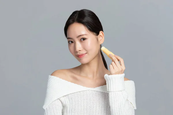 Hermosa Joven Coreana Mujer Asiática Retrato Estudio Foto Invierno Belleza —  Fotos de Stock