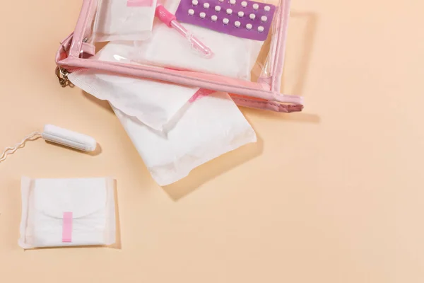 Produk Menstruasi Perempuan Kantong Dan Persediaan Menstruasi — Stok Foto