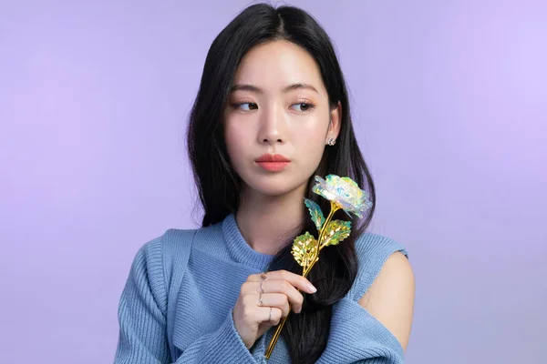 Wanita Muda Cantik Dari Asia Foto Studio Wanita Musim Dingin — Stok Foto
