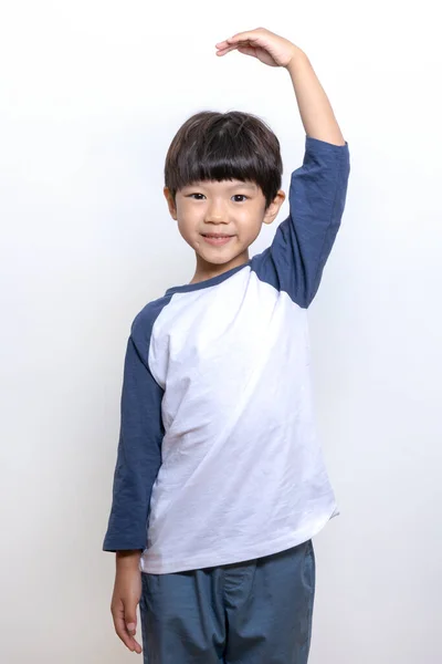 Корейська Дитина Вимірює Свій Зріст — стокове фото