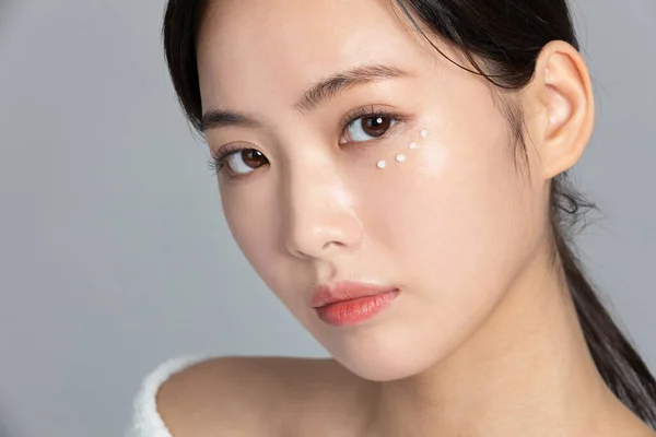 Gyönyörű Fiatal Koreai Portré Stúdió Fotó Télen Bőr Szépség Kozmetika — Stock Fotó