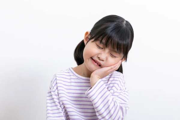 Азиатский Ребенок Страдающий Зубной Боли — стоковое фото