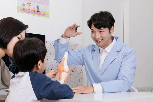 Coreano Asiatico Bambino Clinica Crescita Counseling Concetto — Foto Stock