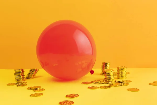 Konceptualne Twórcze Zdjęcie Inflacji Monetarnej Recesji Gospodarczej Kryzysu Balonu Monet — Zdjęcie stockowe