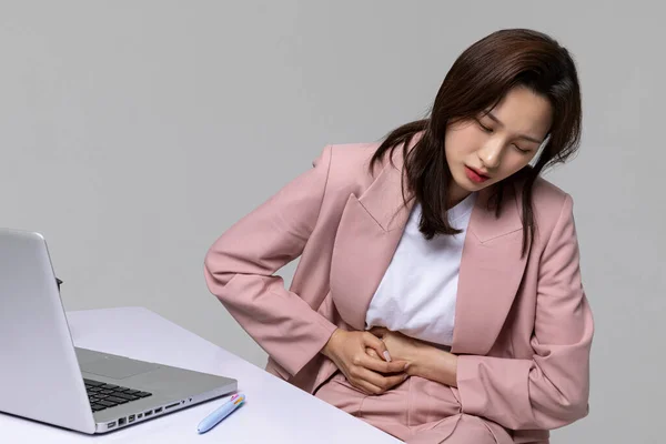 Problemas Salud Comunes Los Trabajadores Oficina Mujer Joven Coreana Dolor — Foto de Stock