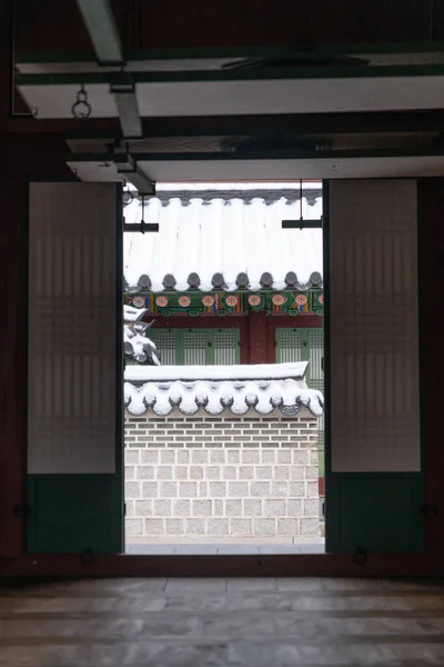 Χιονίζει Χειμερινό Τοπίο Του Παλατιού Changdeokgung Κορέα — Φωτογραφία Αρχείου
