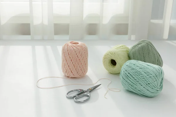 Aesthetic Photo Handmade Crafting Hobbies Knitting Thread Scissors — Stock Photo, Image