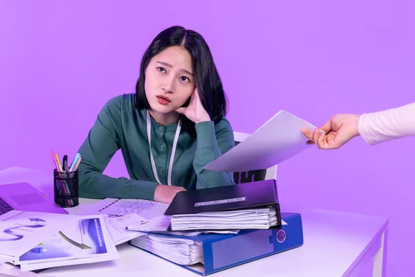 Negocio Trabajo Concepto Joven Coreano Asiático Mujer Cansado Quemado Con — Foto de Stock