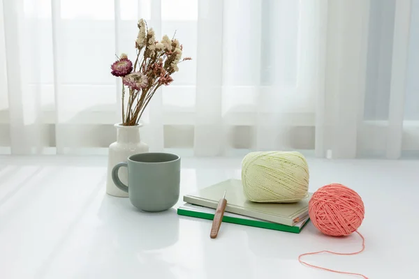 Aesthetic Photo Handmade Crafting Hobbies Knitting Thread Book Mug — Stock Photo, Image