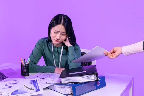 Business Arbeitskonzept Junge Koreanische Asiatin Müde Ausgebrannt Mit Viel Arbeit — Stockfoto