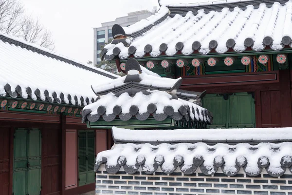 Χιονίζει Χειμερινό Τοπίο Του Παλατιού Changdeokgung Κορέα — Φωτογραφία Αρχείου