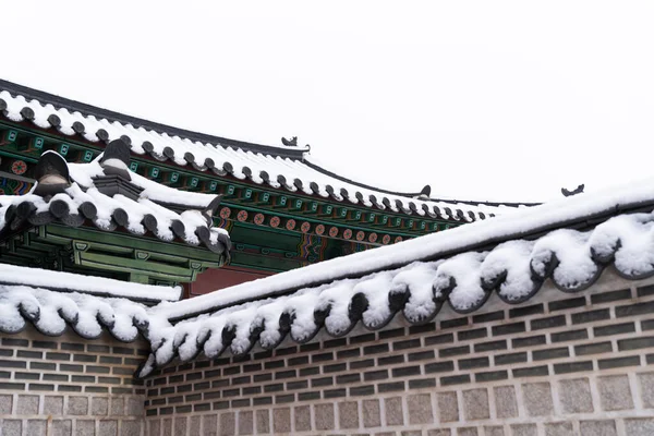 Χιόνι Κορεατικό Παραδοσιακό Κεραμίδι Οροφής — Φωτογραφία Αρχείου
