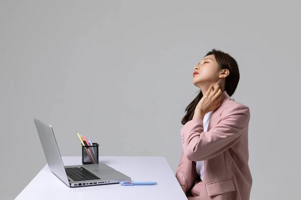 Problèmes Santé Courants Des Employés Bureau Jeune Femme Coréenne Douleur — Photo