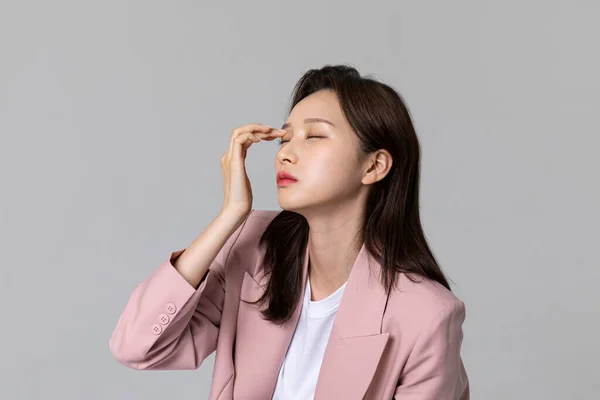 Běžné Zdravotní Problémy Kancelářských Pracovníků Korejské Mladé Ženy Suché Oko — Stock fotografie
