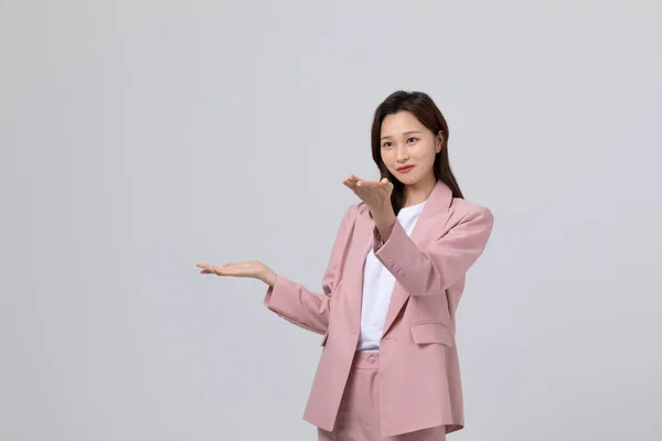Geschäftskonzept Koreanische Junge Frau Geste Studioaufnahme — Stockfoto