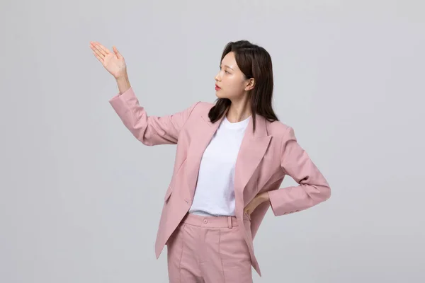 Concetto Business Coreano Giovane Donna Movimento Della Mano Con Spiegazione — Foto Stock