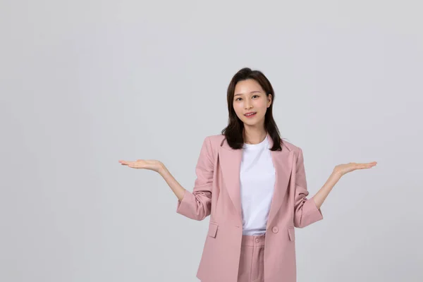 Geschäftskonzept Koreanische Junge Frau Beunruhigend Studioaufnahme — Stockfoto