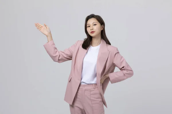 Concepto Negocio Coreano Joven Mujer Gesto Plano Estudio — Foto de Stock