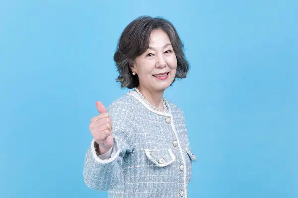 Aktiv Ung Senior Koreansk Kvinna Hand Rörelse — Stockfoto