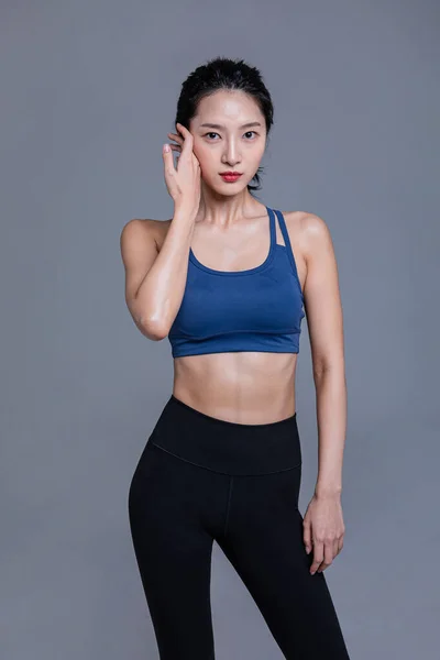 Beauté Saine Concept Photo Coréen Asiatique Belle Femme Essuyant Sueur — Photo