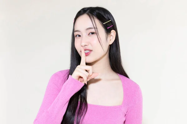 Vintage Y2K Pink Retro Concept Photo Korean Asian Cute Woman — Fotografia de Stock