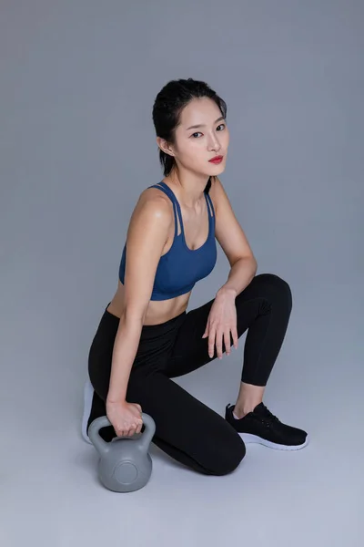 Beauté Saine Concept Photo Coréen Asiatique Belle Femme Avec Kettlebell — Photo