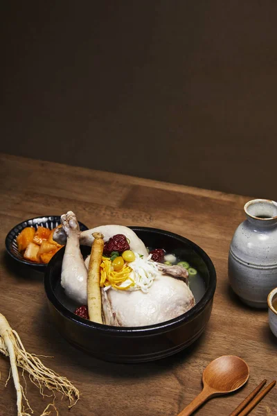 해바라기 음식인 전통적 닭고기 — 스톡 사진