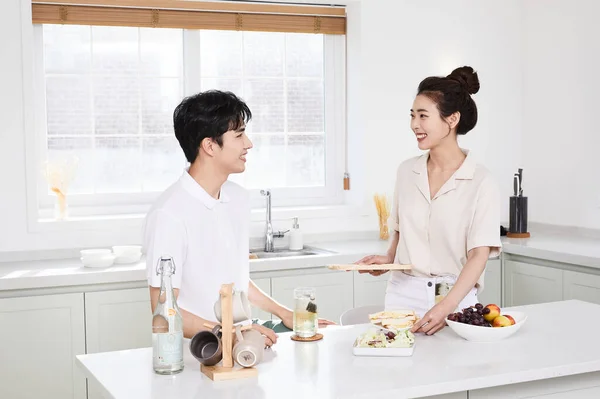 Summer Lifestyle Korean Asian Young Couple Preparing Meal — Stock Photo, Image