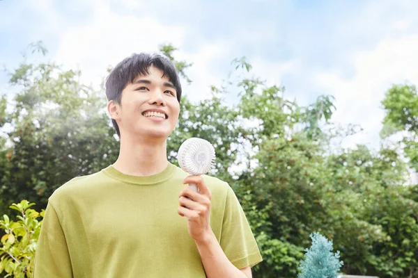 Summer Lifestyle Enjoying Electric Fan Outdoor — 스톡 사진