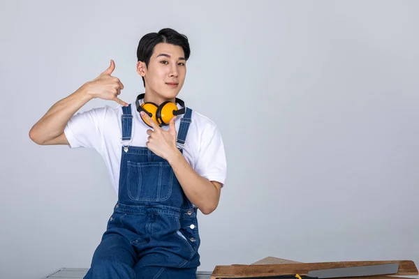 Millennials Gen Coreano Asiático Jovem Carpinteiro Com Mão Movimento — Fotografia de Stock