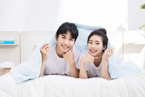 Summer Lifestyle Korean Asian Young Couple Bed —  Fotos de Stock