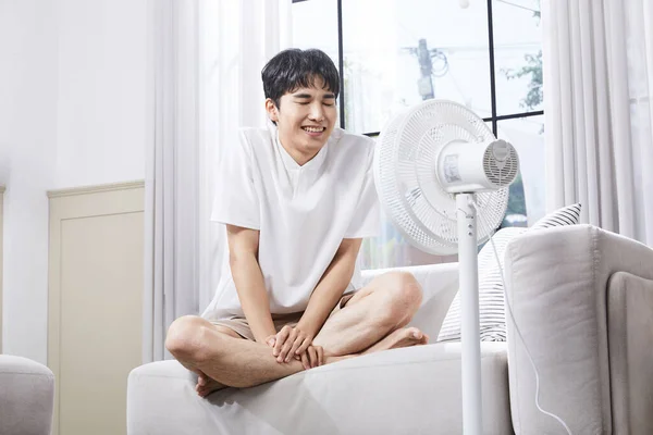 Summer Lifestyle Korean Asian Young Man Ectric Fan — 图库照片