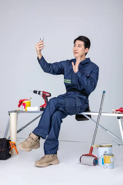 Millennials Gen Coreano Asiático Jovem Site Staff Taking Selfie — Fotografia de Stock