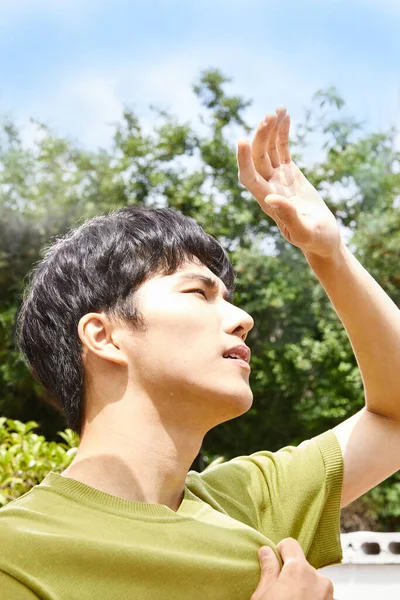 Summer Lifestyle Korean Asian Young Man Shield Sun — Fotografia de Stock