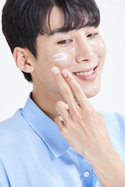 Korean Asian Young Man Applying Skincare Product — Stock Photo, Image